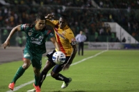 Sábado 13 de septiembre del 2014. Tuxtla Gutiérrez. Aspectos del partido entre Jaguares y Morelia.