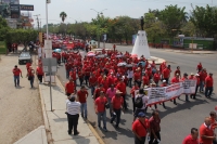 Lunes 1 de mayo del 2017. Tuxtla Gutiérrez. La marcha convocada por el movimiento de resistencia para el día 1, 2 y 3 de mayo en el contingente del sector salud.