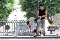 Domingo 9 de febrero del 2014. Tuxtla Gutiérrez. Los jóvenes aprovechan los espacios urbanos para realizar actividades deportivas a falta de opciones dentro de las instituciones estatales.