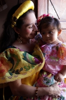 Martes 20 de enero del 2014. Chiapa de Corzo. La Mujer Chiapaneca. Las bellas mujeres de la comunidad ribereña son el motor y alegría de la Fiesta Gran de Enero, acompañando la danza de los Parachicos o retomando su femenina posición en las danzas de las 