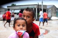 Lunes 2 de junio del 2014. Pescadería La gloría, Arriaga. Pobladores de las comunidades de la costa de Chiapas se preparan para recibir las lluvias de la depresión tropical número 2 en las próximas horas.