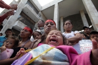 Jueves 27 de noviembre del 2014. Tuxtla Gutiérrez. Dos mujeres más se suturan los labios eta mañana para continuar la huelga de hambre que mantienen en las entradas del congreso de Chiapas exigiendo la libertad de un campesino de una comunidad de Ixtapa
