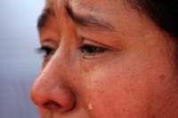 Lunes 13 de abril del 2015. Tuxtla Gutiérrez. Las lágrimas de la humilde barrendera le reclaman a Samuel haberla corrido de su trabajo en el ayuntamiento de Tuxtla, esto después de sufrir un accidente laboral y ser movida a hacer aseo a las oficinas del e