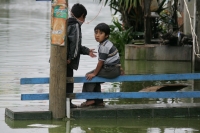 Jueves30 de septiembre. Habitantes de la comunidad Navenchauc del municipio Zinacantán en Los Altos del estado de Chiapas, continúan sufriendo la inundación que cubre parte de este poblado de la etnia tsotsil.