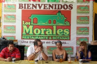 Martes 4 de septiembre del 2012. Tuxtla Gutiérrez, Chiapas. El comediante Lalo Manzano acomaña al grupo de chiapanecos que presentan esta noche los servicios empresariales y de marca en un conocido centro botanero.