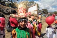 Sábado 10 de febrero del 2018. Comitan de Domí­nguez. Romerí­a de San Caralampio. Durante la Salidas de Flores y Velas durante las fiestas patronales de la Ciudad de las Flores, las manifestaciones sincréticas conviven de la mano encontrándose las comp