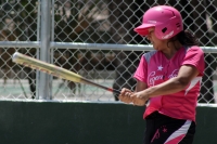 Domingo 22 de marzo del 2015. Tuxtla Gutiérrez. Las Legendarias intentan alcanzar el bicampeonato de softbol esta medio día en las instalaciones de Caña Hueca.