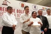 Viernes 12 de febrero del 2016. Tuxtla Gutiérrez. Monseñor Fabio Martínez Castilla; Arzobispo de Tuxtla Gutiérrez y Monseñor Felipe Arismendi Esquivel; Obispo de San Cristóbal de las Casas acompañan este medio día la entrega de Constancia de Libertad Susp