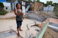 Martes 14 de abril del 2015. Tuxtla Gutiérrez. Habitantes de la colonia Lomas del Oriente continúan viviendo en condiciones de riesgo entre casas que han sido afectadas por los derrumbes en años anteriores en el oriente sur de la capital del estado de Chi