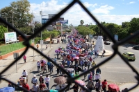 Lunes 13 de noviembre del 2017. Tuxtla Gutiérrez. El movimiento magisterial se manifiesta de nueva cuenta en las calles de la capital de este estado del sureste de México.
