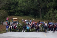 Martes 8 de diciembre del 2015. Tuxtla Gutiérrez. Elementos de la Policía Federal resguardan las entradas de la Escuela Nacional de Protección Civil en donde se lleva a cabo el Examen de Evaluación a los Docentes en Chiapas, donde después de enfrentarse u