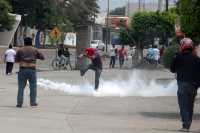 Sábado 21 de mayo del 2016. Tuxtla Gutiérrez. Un enfrentamiento más entre el movimiento magisterial y policías en la capital del estado de Chiapas.
