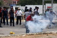 Sábado 21 de mayo del 2016. Tuxtla Gutiérrez. Un enfrentamiento más entre el movimiento magisterial y policías en la capital del estado de Chiapas.