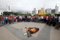 Jueves 15 de mayo del 2014. Tuxtla Gutiérrez. El magisterio chiapaneco marcha este medio día conmemorando el día del maestro en las calles de la capital de  este estado del sureste de México.