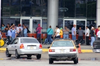Martes 10 de septiembre del 2013. Tuxtla Gutiérrez. La manifestación magisterial se traslada este medio día a las entradas de varios centros comerciales, a la Torre Azteca-Chiapas y en las entradas de la ciudad.