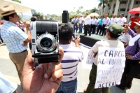 Viernes 27 de junio del 2014. Tuxtla Gutiérrez. Los maestros chiapanecos realizan La Marcha de la Dignidad Magisterial a un año del inicio de las movilizaciones y del operativo policiaco en el oriente de la capital del estado de Chiapas.