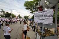 Miércoles 4 de septiembre del 2013. Tuxtla Gutiérrez. Con fuertes consignas para los medios de comunicación se cumplen seis días del paro magisterial en la capital del estado de Chiapas.