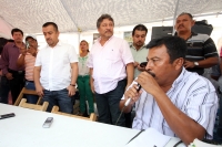 Jueves 21 de noviembre del 2013. Tuxtla Gutiérrez. Los líderes del movimiento magisterial hablan en conferencia de prensa sobre la minuta de trabajo firmada con las autoridades y afirman que todavía no han comprometido a levantar el plantón del primer cua