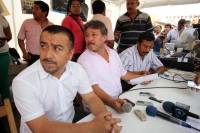 Jueves 21 de noviembre del 2013. Tuxtla Gutiérrez. Los líderes del movimiento magisterial hablan en conferencia de prensa sobre la minuta de trabajo firmada con las autoridades y afirman que todavía no han comprometido a levantar el plantón del primer cua