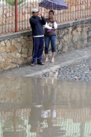 Lunes 27 de septiembre. Comerciantes y prestadores de servicio turísticos de Chiapa de Corzo observan como desaparece el malecón de esta ciudad