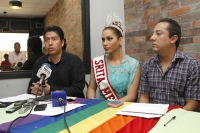 Martes 10 de diciembre del 2013. Tuxtla Gutiérrez. Rueda de prensa durante el día internacional de Los Derechos Humanos esta mañana donde el abogado Diego Cadenas habla sobre la propuesta ciudadana sobre  DERECHO AL MATRIMONIO SIN DISCRIMINACION POR RAZON