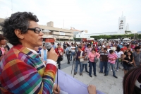 Jueves 17 de mayo del 2012. Tuxtla Gutiérrez, Chiapas. Esta tarde los grupos lésbicos y gays marchan por la Avenida Central durante las celebraciones del día mundial en contra de la homofobia.