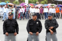 Domingo 10 de noviembre del 2013. Tuxtla Gutiérrez.  El contingente de la marcha del movimiento magisterial avanza sobre el oriente de Tuxtla para encontrarse con elementos de la policía sectorial.
