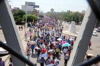 Viernes 15 de mayo del 2015. Tuxtla Gutiérrez. Aspecto de la marcha del movimiento magisterial conmemorando el día del maestro.