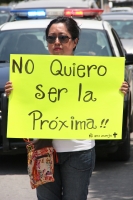Viernes 28 de junio del 2013. Tuxtla Gutiérrez, Chiapas. Foto/JH Este medio día se lleva a cabo la marcha del silencio donde la población se manifiestan la alerta de género provocada por la treintena de femenicidios ocurridos en los últimos meses en Chiap