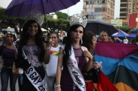 Domingo 17 de mayo del 2015. Tuxtla Gutiérrez. La comunidad lésbico, gay y transexual de Chiapas, marchan esta tarde en contra de las conductas discriminantes a los grupos homosexuales.