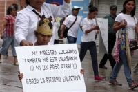 Domingo 5 de mayo del 2016. Tuxtla Gutiérrez. Los padres de familia que apoyan al movimiento magisterial marchan este día por diferentes puntos de la capital de Chiapas.