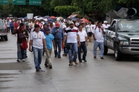 Domingo 5 de mayo del 2016. Tuxtla Gutiérrez. Los padres de familia que apoyan al movimiento magisterial marchan este día por diferentes puntos de la capital de Chiapas.