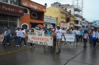 Martes 12 de junio del 2012. Tuxtla Gutiérrez, Chiapas. Trabajadores de la salud protestan esta tarde en la Avenida Central de la ciudad para exigir que les sean otorgadas condiciones laborales de acuerdo a los compromisos de la administración estatal.