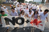 Domingo 9 de mayo. Los jóvenes tuxtlecos se suman a la Marcha en contra de la Violencia repudiando a los grupos que tratan  de aprovecharse de los movimientos sociales.