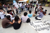 Domingo 27 de mayo del 2012. Tuxtla Gutiérrez, Chiapas. Grupos de estudiantes y jóvenes tuxtlecos se manifiestan este medio día en contra los asesinatos de mujeres en Chiapas y se organizan en el movimiento #123 Chiapas.