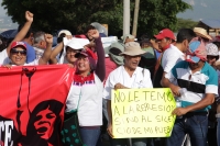 Lunes 11 de julio del 2016. Tuxtla Gutiérrez. Al inicio de la marcha del Movimiento Magisterial en contra de la Reforma Educativa en el poniente de la capital de Chiapas.