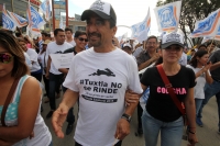Sábado 29 de agosto del 2015. Tuxtla Gutiérrez. Paco Rojas Toledo, ex candidato a la alcaldía de Tuxtla durante la manifestación de esta tarde después de que el tribunal electoral local validara los comicios para el ayuntamiento de la capital de Chiapas.
