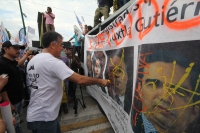 Sábado 29 de agosto del 2015. Tuxtla Gutiérrez. Paco Rojas Toledo, ex candidato a la alcaldía de Tuxtla durante la manifestación de esta tarde después de que el tribunal electoral local validara los comicios para el ayuntamiento de la capital de Chiapas.