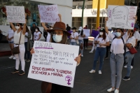 20210131. Tuxtla G. Estudiantes de la Facultad de Medicina Humana de la UNACH protestan por la muerte de la joven ocurrido en Salto de Agua Chiapas.