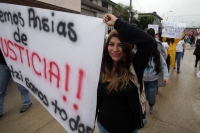 Miércoles 22 de octubre del 2014. Tuxtla Gutiérrez. Estudiantes y maestros se manifiestan marchando esta tarde en el oriente norte de la capital del estado de Chiapas en solidaridad por las familias de los desaparecidos de Ayotzinapa.
