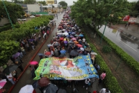Jueves 24 de octubre del 2013. Tuxtla Gutiérrez. Este medio día da inicio la mega marcha magisterial desde el crucero de la Pochota hacia el centro de esta ciudad.