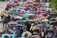 Jueves 24 de octubre del 2013. Tuxtla Gutiérrez. Este medio día da inicio la mega marcha magisterial desde el crucero de la Pochota hacia el centro de esta ciudad.