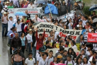 Jueves 24 de octubre del 2013. Tuxtla Gutiérrez. Este medio día da inicio la mega marcha magisterial desde el crucero de la Pochota hacia el centro de esta ciudad.
