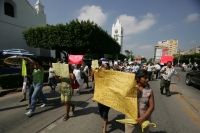 Lunes 11 de octubre. Habitantes de las comunidades de Buena Vista realizan una marcha por las calles de la ciudad de Tuxtla Gutiérrez para exigir la intervención de las autoridades del estado para que sean distribuidas con equidad la ayuda humanitaria par