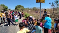 20230331. BerriozÃ¡bal. Migrantes se desvanecen por el intenso calor al huir esta maÃ±ana del albergue temporal del INM en la ciudad de BerriozÃ¡bal.