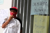 Martes 8 de octubre del 2013. El movimiento magisterial suma la toma de escuelas en diferentes partes del estado con lo que esta mañana permanecen cerrados los Cetis, Cobach y Conalep en varios municipios de la entidad