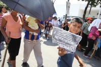 Jueves 26 de septiembre del 2013. Tuxtla Gutiérrez. Militantes de las diferentes agrupaciones regionales del MOCRI marchan desde la Fuente de la Diana hacia el centro de la capital de Chiapas.