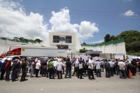Martes 1 e julio del 2012. Tuxtla Gutiérrez, Chiapas. Indígenas de varias comunidades de los altos de Chiapas se manifiestan en las instalaciones de la PGR-Chis para exigir que sean retiradas las demandas en contra de varios líderes indígenas recluidos en