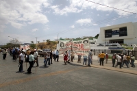 Militantes del MOCRI en Chiapas, marchan por las avenidas de sur de Tuxtla Gutiérrez hasta las instalaciones de la PGR para exigir justicia en el caso de los hechos violentos de la colonia Emiliano Zapata en los meses anteriores.