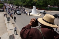 Viernes  1 de julio del 2016. Tuxtla Gutiérrez. La marcha por la paz organizada por el Pueblo Creyente de las regiones de Los Altos de Chiapas hacia el campamento del Movimiento Magisterial en el primer cuadro de la capital de este estado del sureste de M
